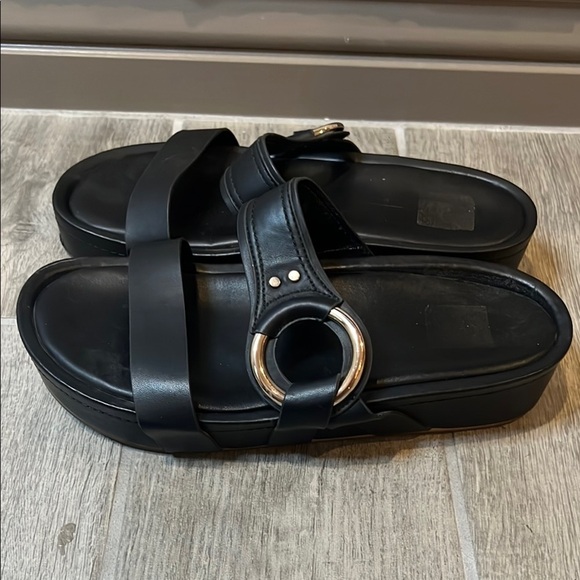 Dolce Vita Black slide Sandals with gold ring accent size 8 1/2 - Picture 5 of 14